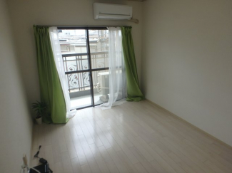 落ち着いて過ごせるお部屋