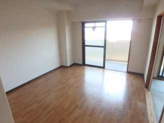 こちらのリビングで趣味の時間をお楽しみください