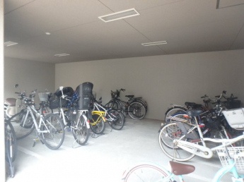 屋内駐輪スペースです
