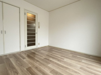 こちらの居間で趣味の時間をお楽しみください