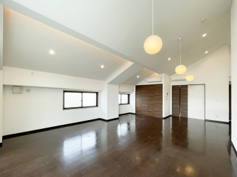 【居間・リビング】