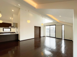 【居間・リビング】