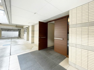 【エントランス】