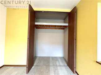 衣類やアクセサリー、小物類の収納が便利で整理整頓がしやすく、部屋の美観を保ちつつ、スペースを最大限に活用できます。衣服のしわやダメージを防ぎ、長持ちさせることができます。