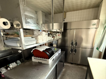 【即戦力の厨房完備】保健所許可もスムーズに。購入後、すぐにでも『食の宿』が始動できます。