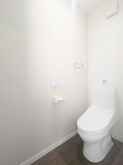 西条市明屋敷の一戸建ての画像