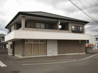 外観を南西側より撮影