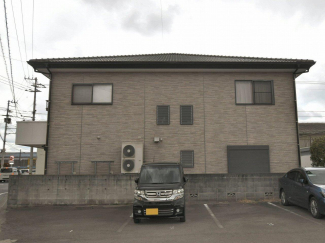 外観を東側より撮影