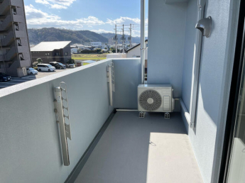 写真は同じ間取りで階数が違うお部屋のものです。