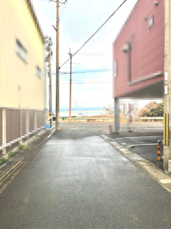 【前面道路含む現地写真】