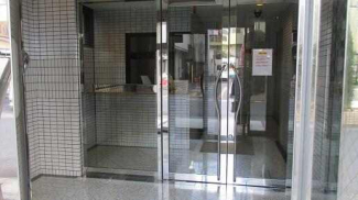 モニター付きオートロック・防犯カメラも設置済み