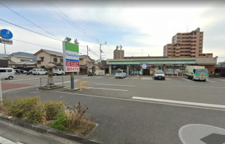 ファミリーマート松山石手店まで606m
