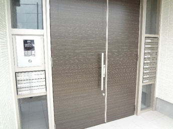 【エントランス】