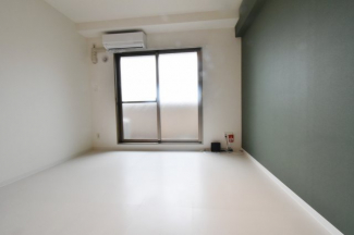 床材・クロスはいろいろなタイプあり