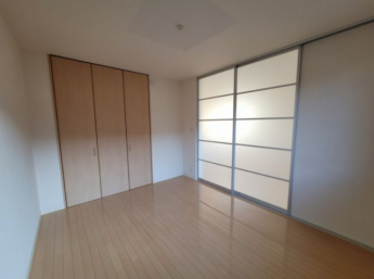 6.4帖の洋室です