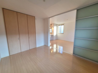 スライディングドアは2枚とも引き込むことが出来ます