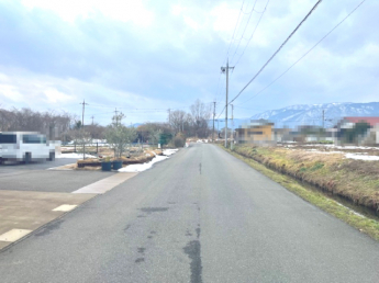 【前面道路含む現地写真】