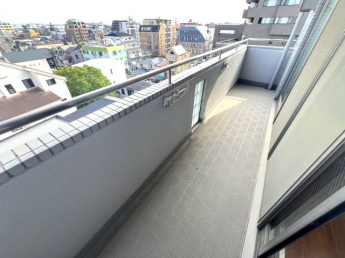 【バルコニー】