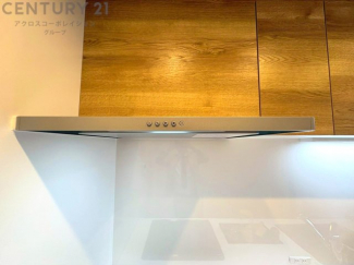 パワフルな吸引力で調理中の臭気等をしっかり処理してくれ、室内を快適に保ってくれます。