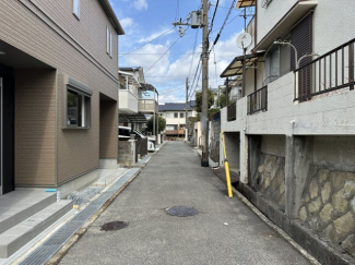 【前面道路含む現地写真】