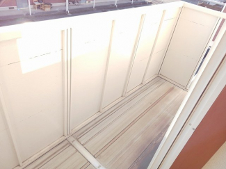 バルコニーからの眺めを楽しみながら食事をしませんか