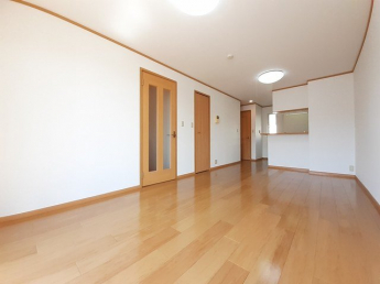 ゆったり過ごせるリビングです