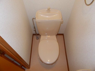 コンパクトで使いやすいトイレです