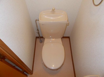 コンパクトで使いやすいトイレです