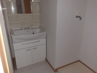 明るい洗面所です