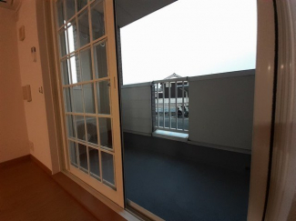 バルコニーからの眺めを楽しみながら食事をしませんか