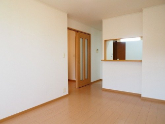 ゆったり過ごせる居間です