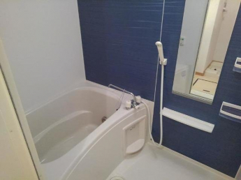 ゆったり過ごせるお風呂です