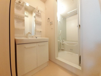 コンパクトで使いやすい洗面所