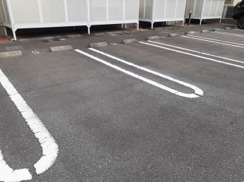 駐車場があるので、車を買う予定の方も安心です