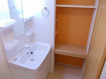 忙しい朝には欠かせない洗面所です