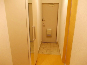 明るい玄関です