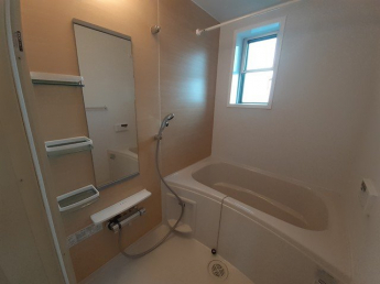 落ち着いた空間のお風呂です