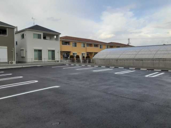 駐車場があるので、車を買う予定の方も安心です