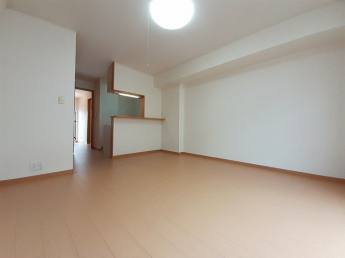 こちらのリビングで趣味の時間をお楽しみください