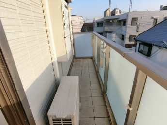 【バルコニー】