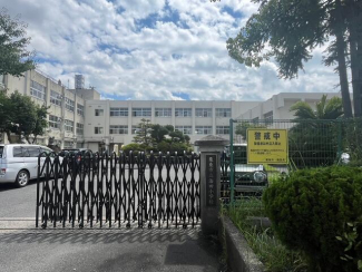 栗東市立治田小学校まで928m