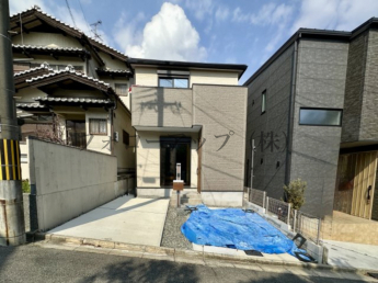 前面道路含む現地写真です