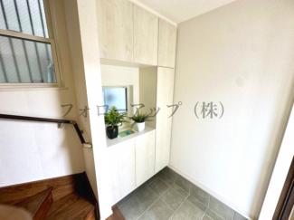 落ち着いた玄関です