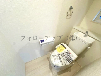コンパクトで使いやすいトイレです