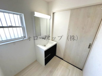 使いやすい独立洗面台です