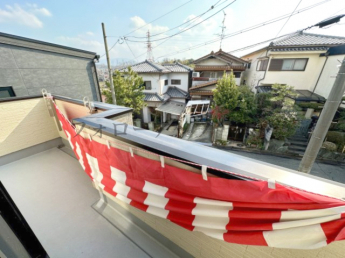 開放的で明るい空間を演出してくれるバルコニーです