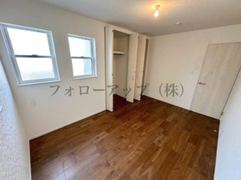 使い勝手のいい洋室です