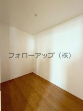 使い勝手のいい洋室です