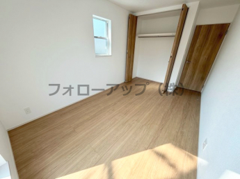 ゆったりした洋室です