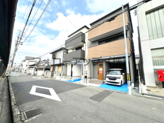 前面道路含む現地写真です